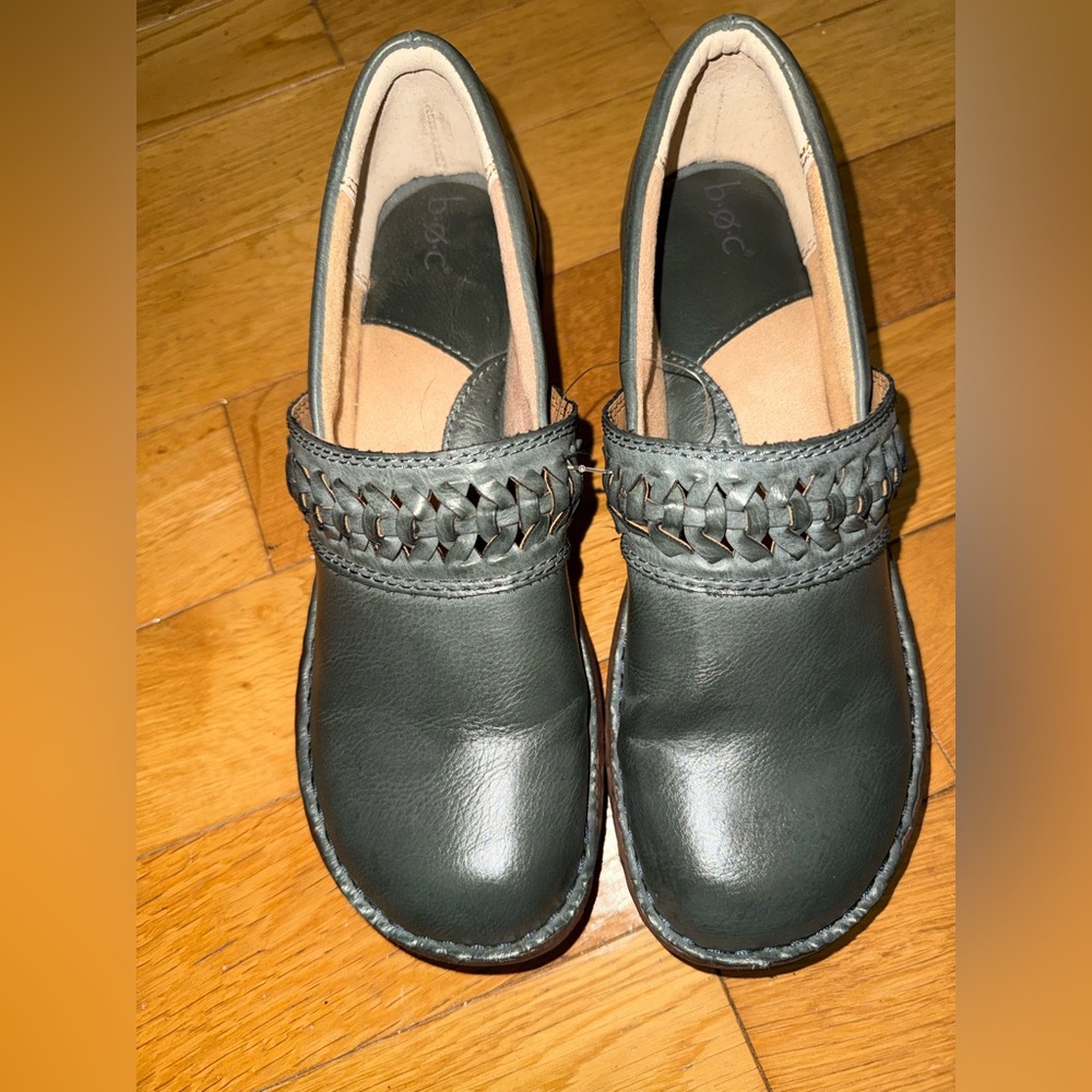 boc Women's Gray Leather Mules